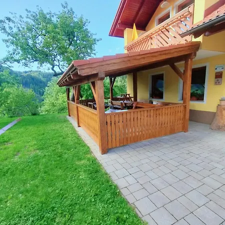 Organic Tourist Farm Gradisnik *