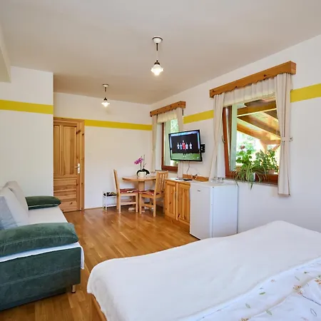 Organic Tourist Farm Gradisnik 팜스테이