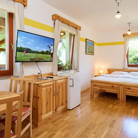 Organic Tourist Farm Gradisnik 팜스테이 Prevalje