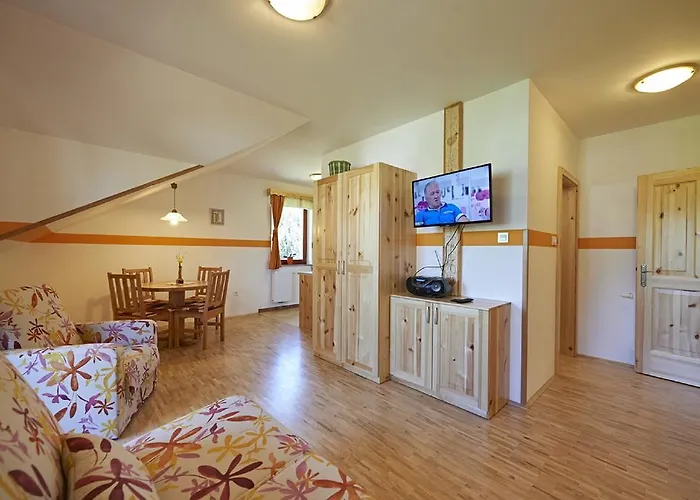 Bivanje na kmetiji Farm Gradisnik Peaceful Countryside With Homemade Breakfast *