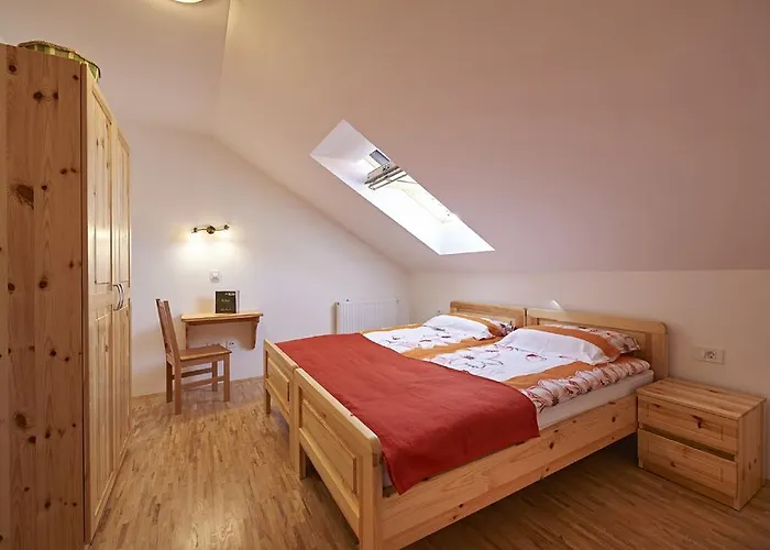 Bivanje na kmetiji Farm Gradisnik Peaceful Countryside With Homemade Breakfast