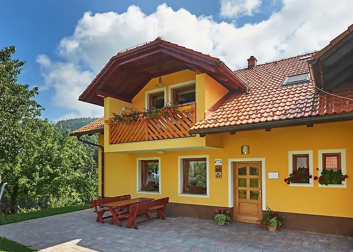 Farm Gradisnik Peaceful Countryside With Homemade Breakfast Bivanje na kmetiji